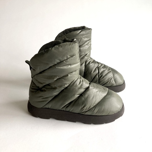 New Piumestudio Luna Military Pillow Puffy Slip On Booties Size EUR37, US6.5 - Picture 4 of 16